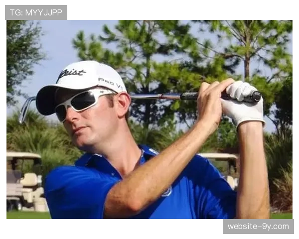 纪录片《战术板背后》上线，揭秘冠军教练团队的赛前准备会